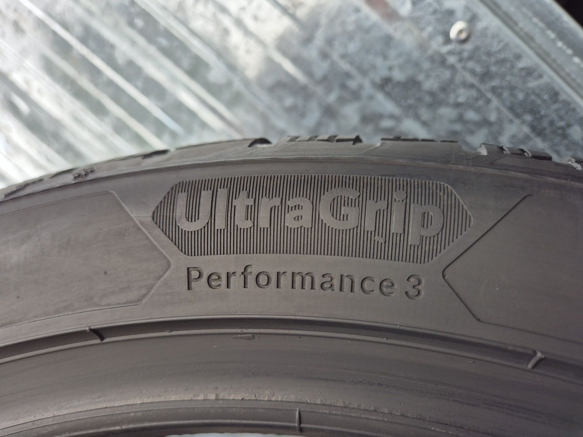 Opony Zimowe 245/40R18 GOODYEAR,  DOT23