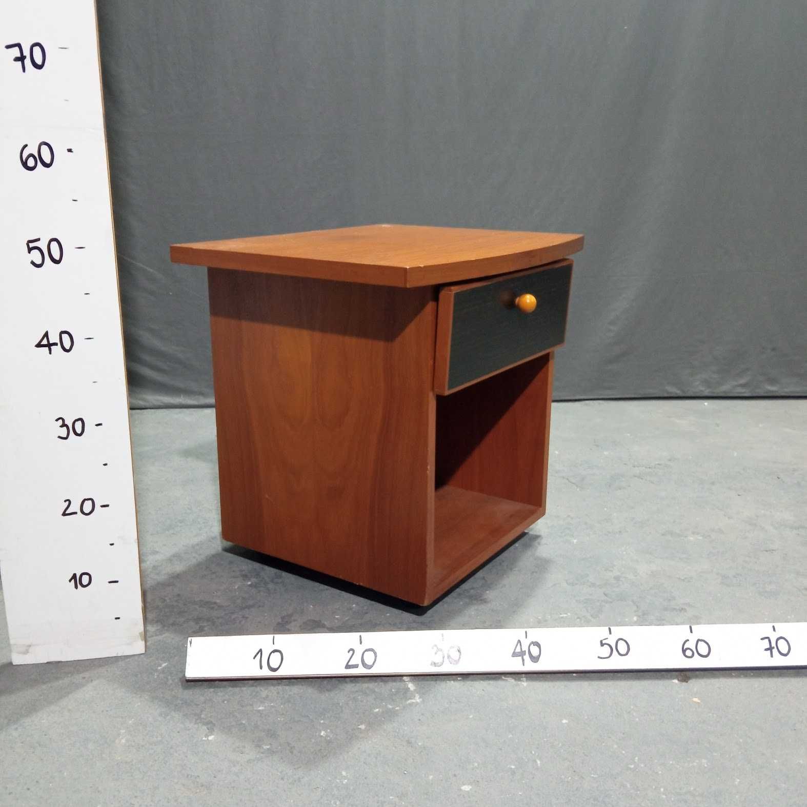 Mesa de cabeceira
