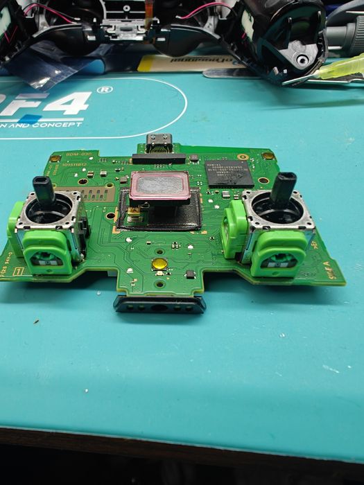 Naprawa padów PlayStation 4 i 5 Xbox one series x/s