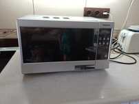 Микроволновая печь Panasonic.