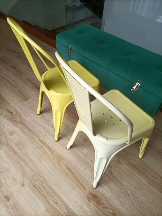 2 Cadeiras  em metal 10€