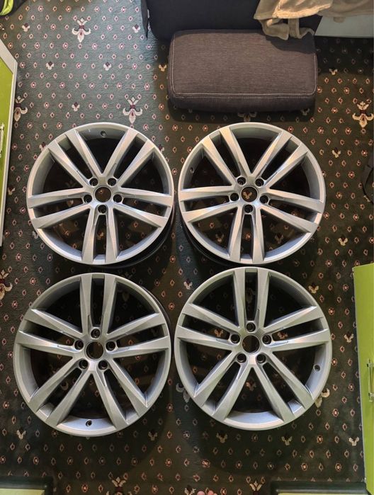 Оригінальні диски VW R-Line 19″ – Salvador (OEM 561 601 025 P)