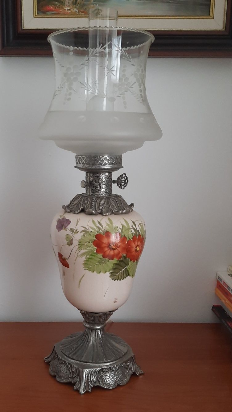 Candeeiro eléctrico estilo antiquário