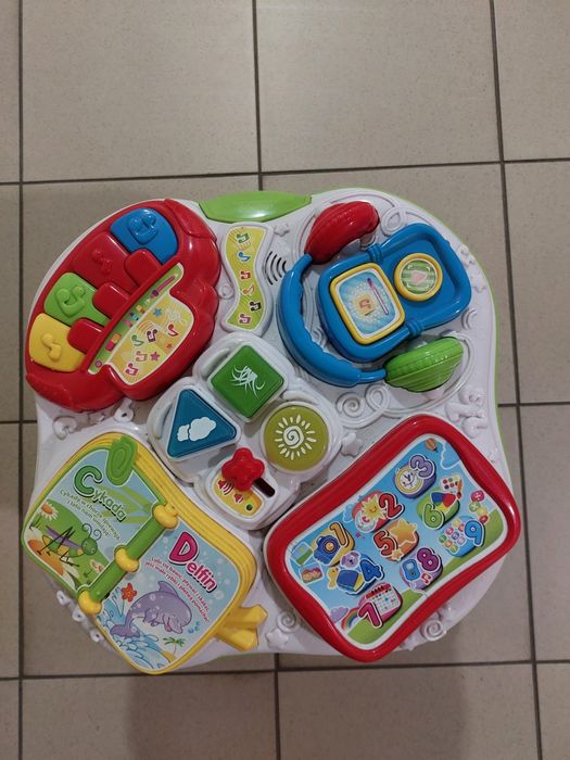 Stoliczek edukacyjny interaktywny Clementoni