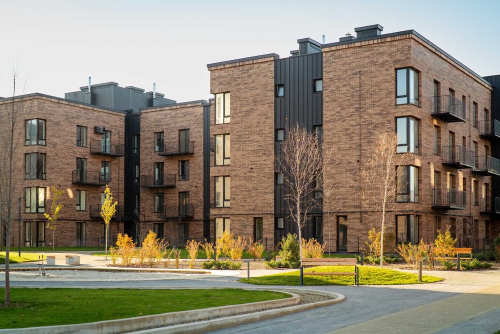 2к квартира з кухнею-студіо