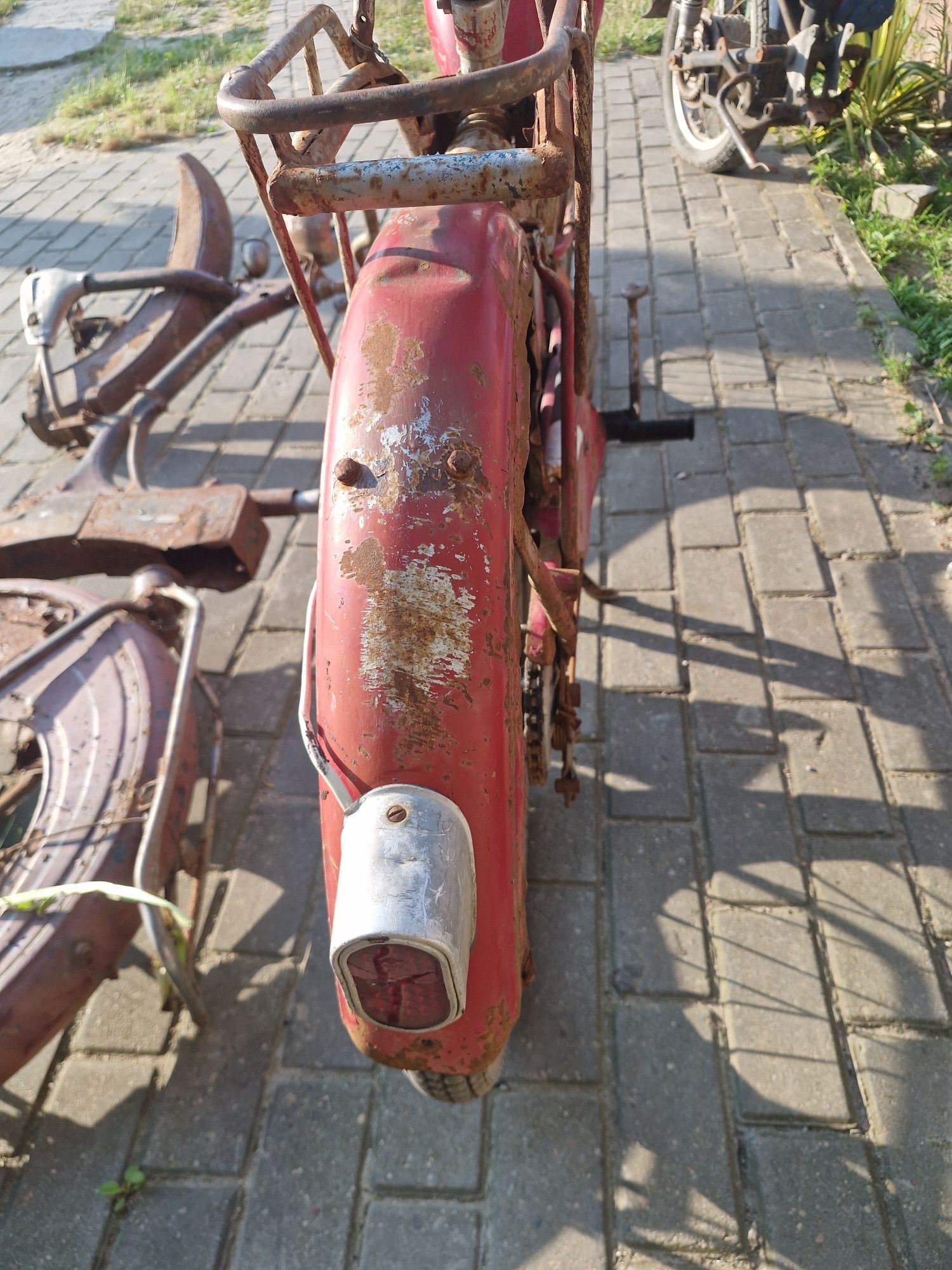 Simson sr2e sr2 cały plus rama . Do remontu.  Transport gratis