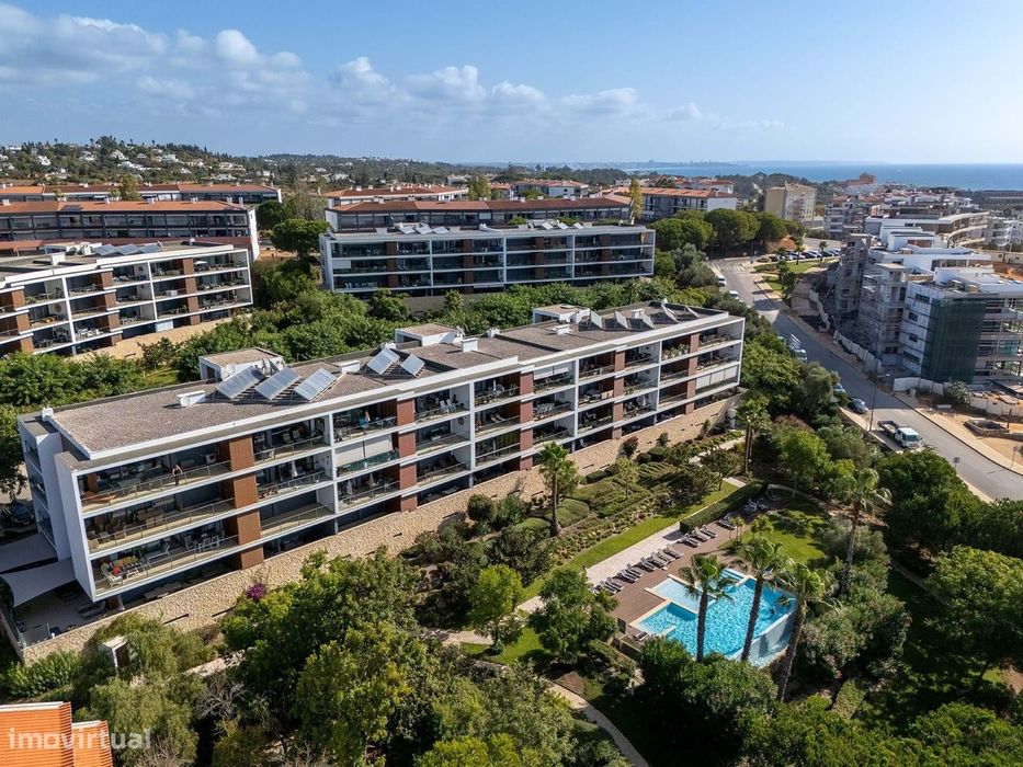 Marina Village Apartamento T2 No Último Andar Com Lindas Vistas