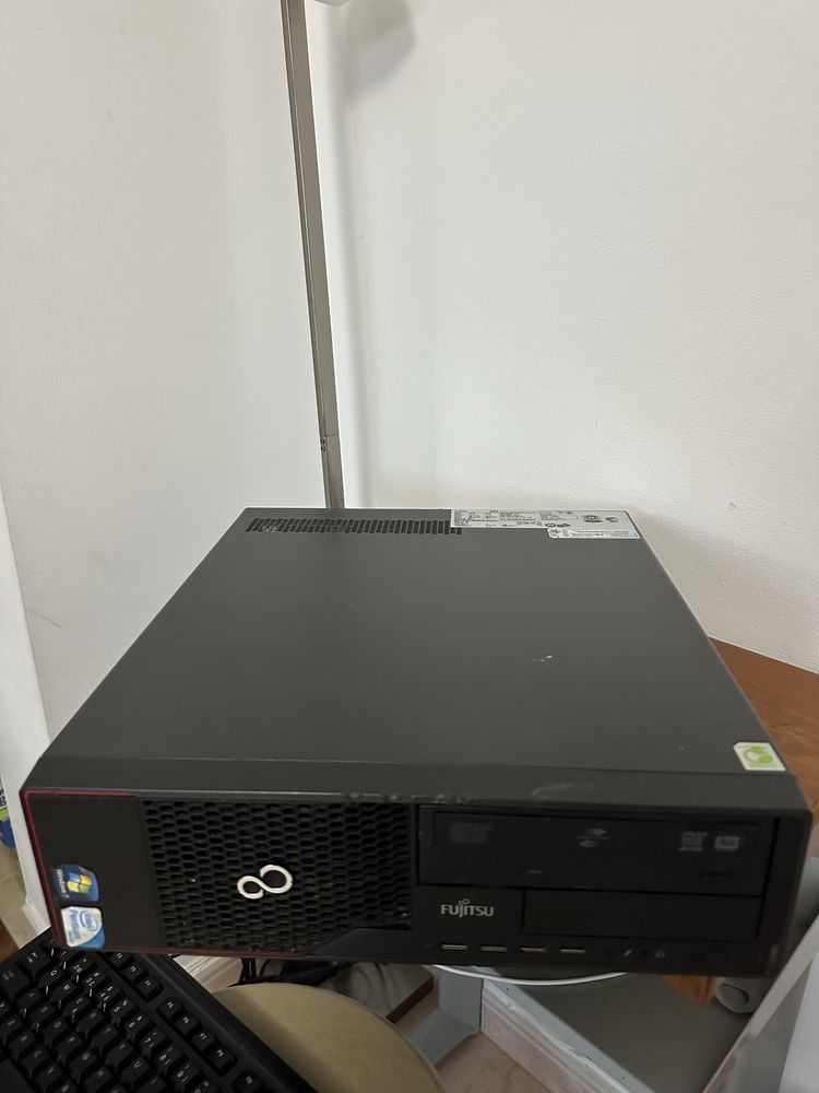 Pc Fujitsu Esperimo E700 com ecrã