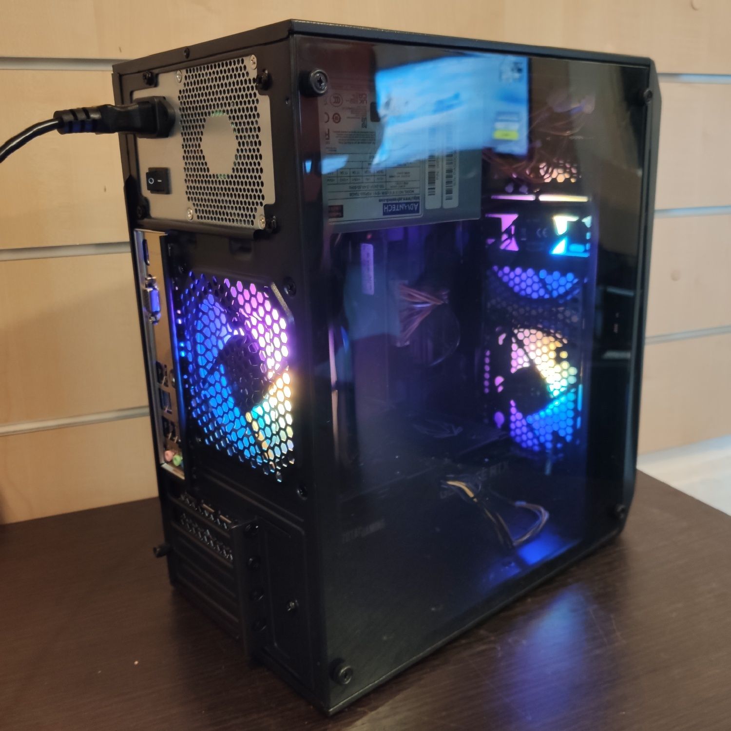 i7-13700, LED Komputer do gier,RTX 4060 Ti, 16 GB,SSD,Win 11 Pro