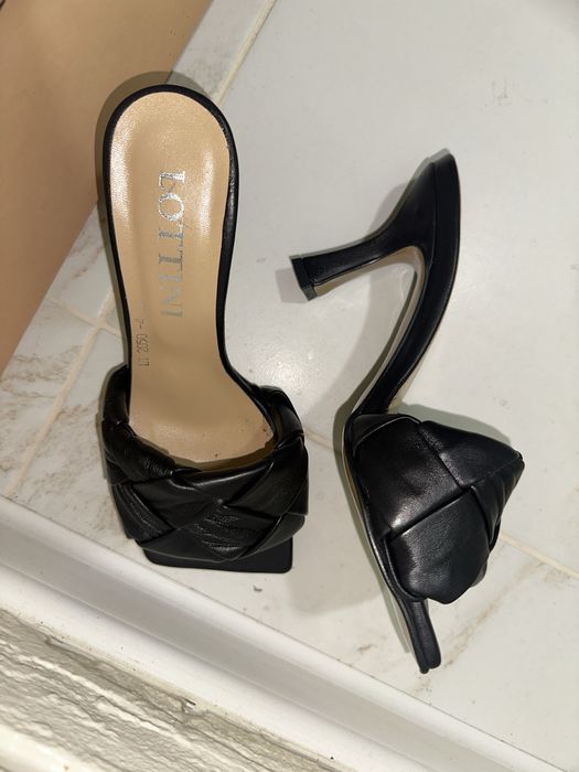 Мюлі чорні , 36 розмір