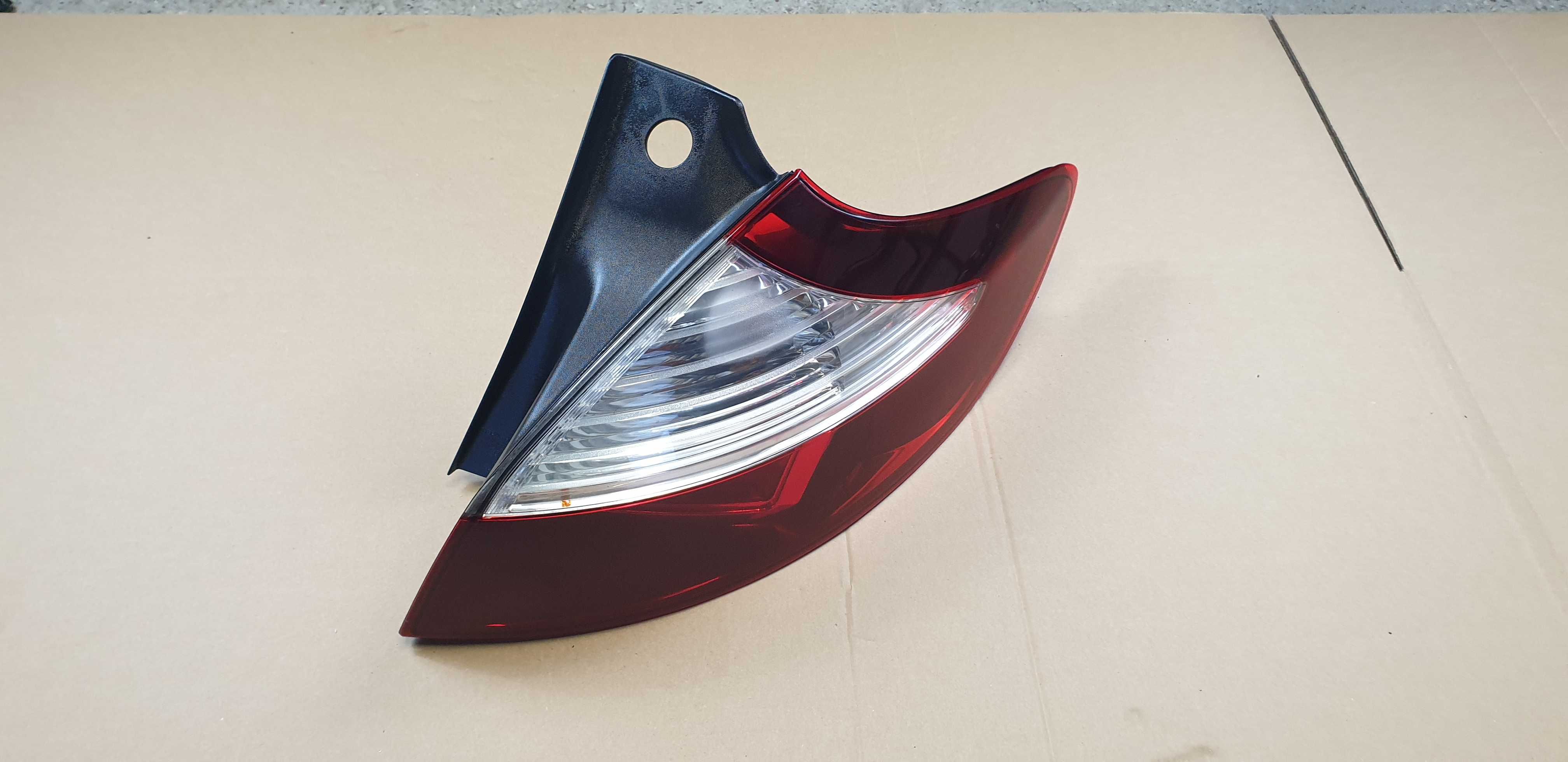 Renault megane III 3 lift 14-16 hatchback prawa lampa tylna w błotnik