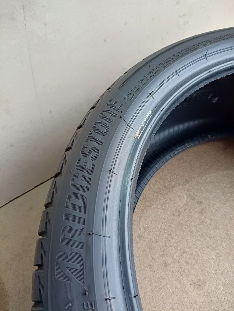 225/40/19 Bridgestone T005