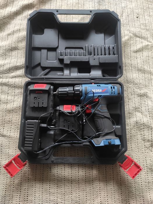 Wiertarko-wkrętarka DEDRA 2 Akumulatory DED7880B ZESTAW