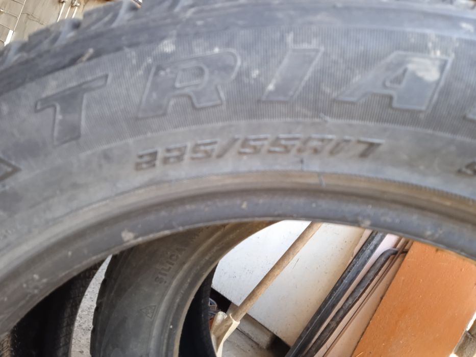 Резина 225/55/R17 в хорошому стані