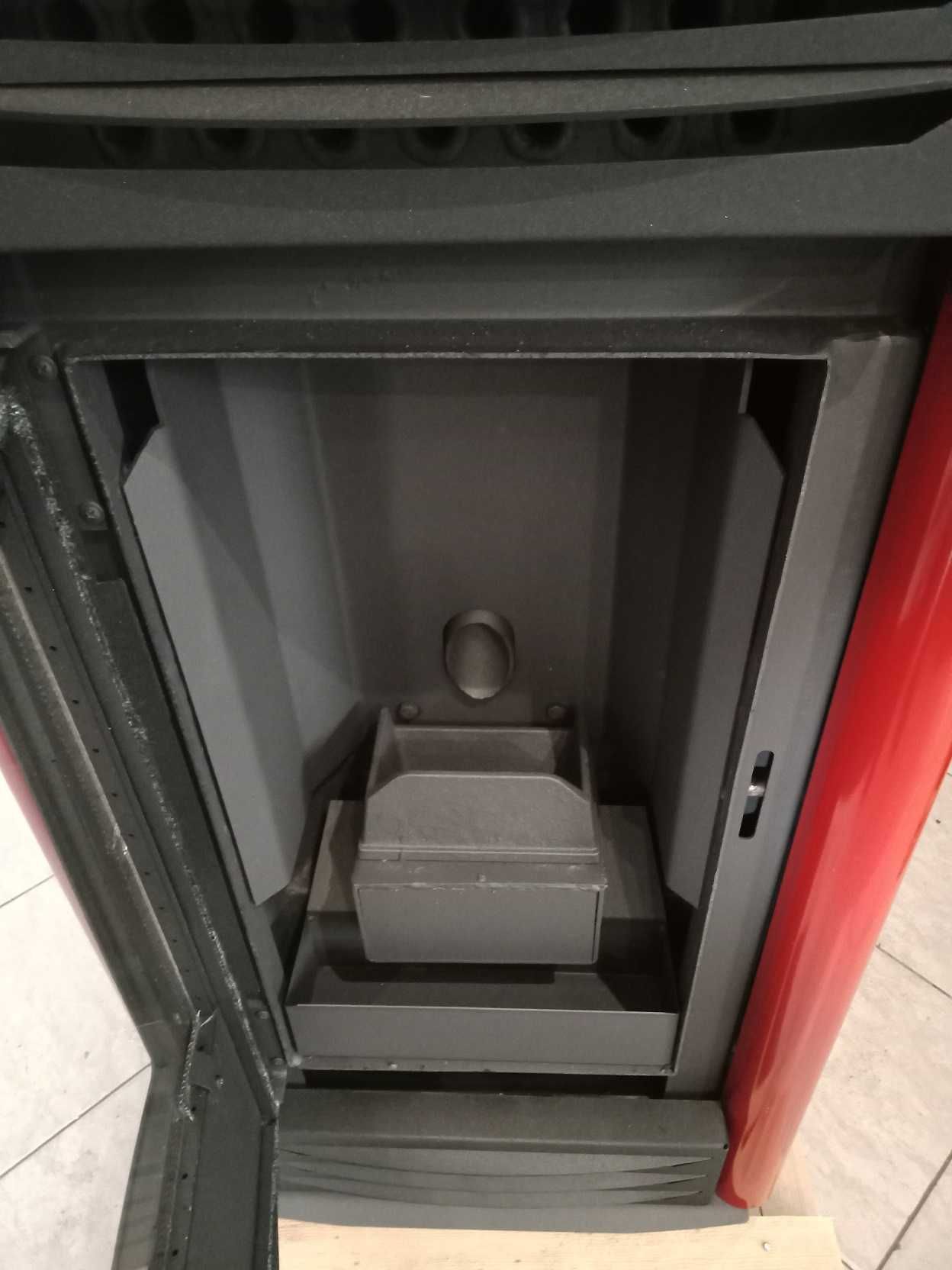 HELENA piec kominkowy, kominek na pellet 8 kW. - czerwony