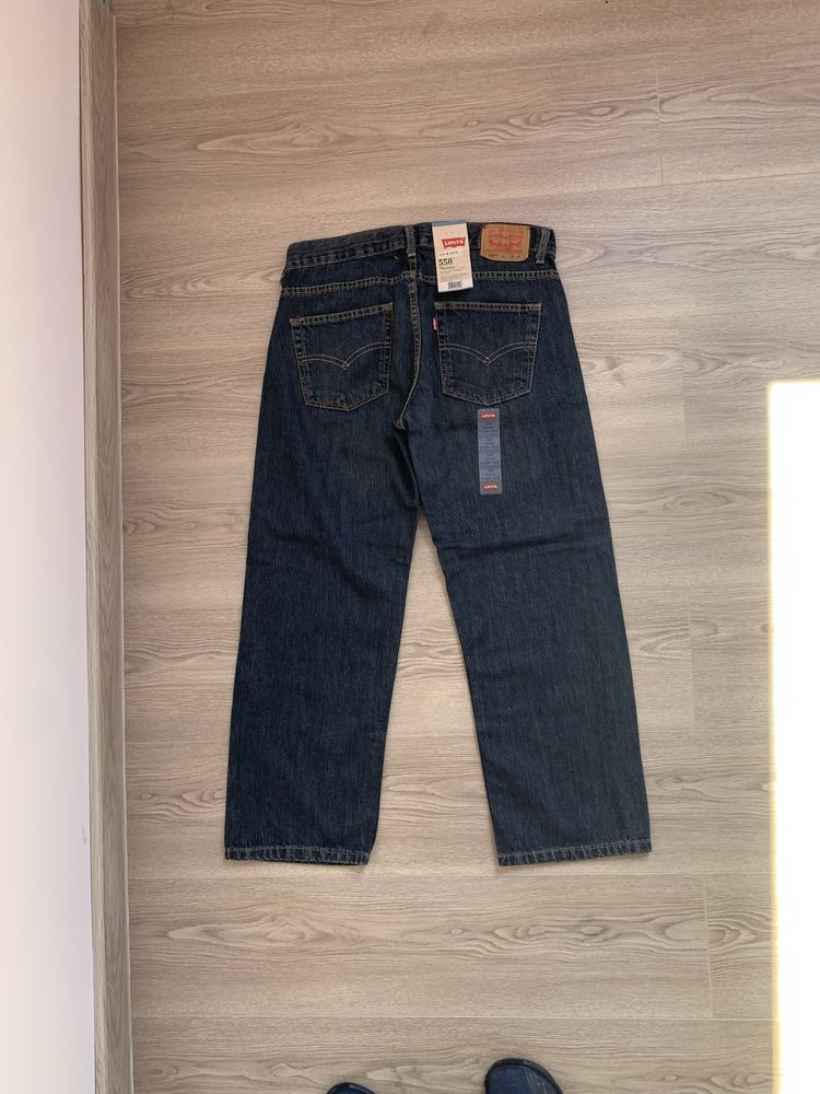 Нові джинси Levis 550