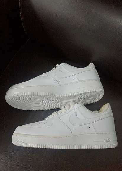 Tênis Nike branco, tamanho 37