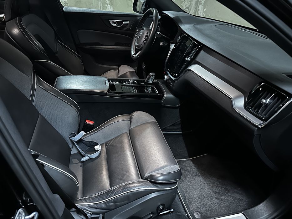 Volvo V60 2.0 T8 392cv AWD TE R-Design