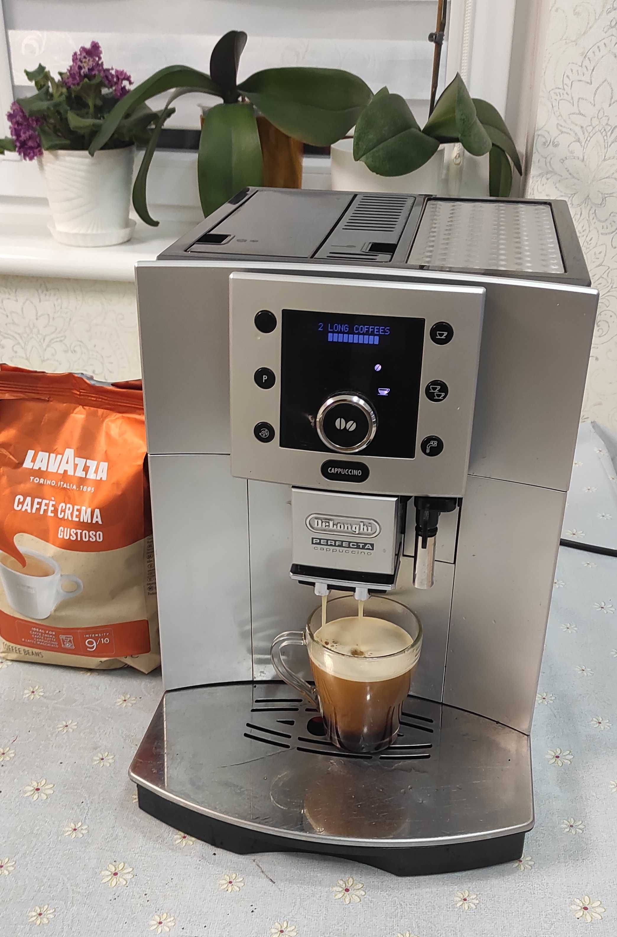 Кавомашина Delonghi ESAM5500