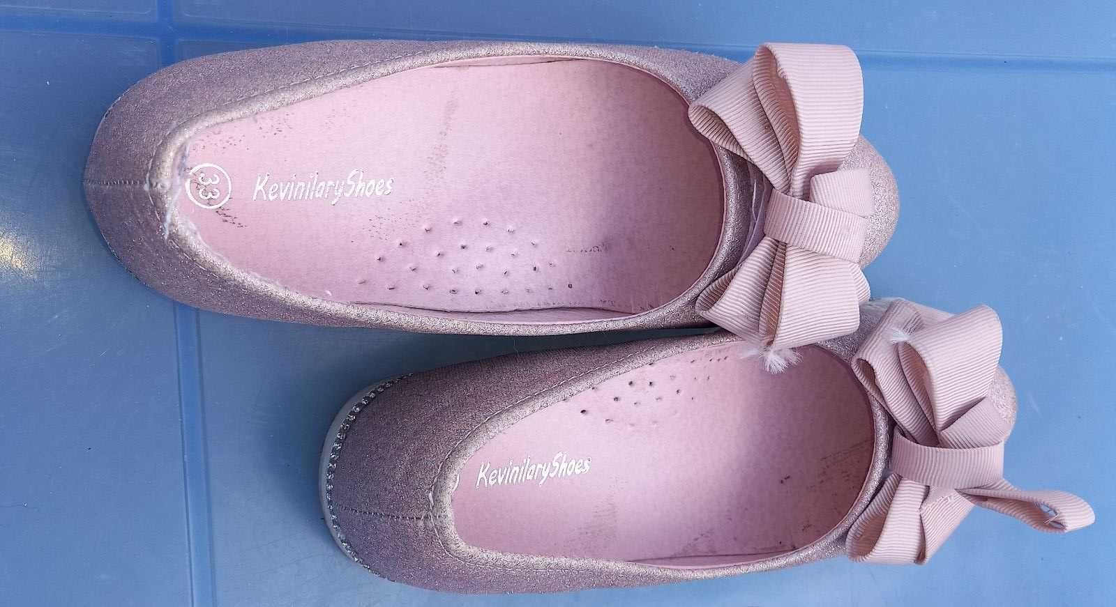 Рожево блискучі туфлі дівочі р.33 б в