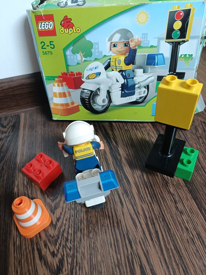 Policja, motor, LEGO duplo klocki, sygnalizacja