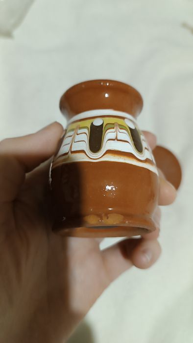 Солонка та перечница в етнічному стилі