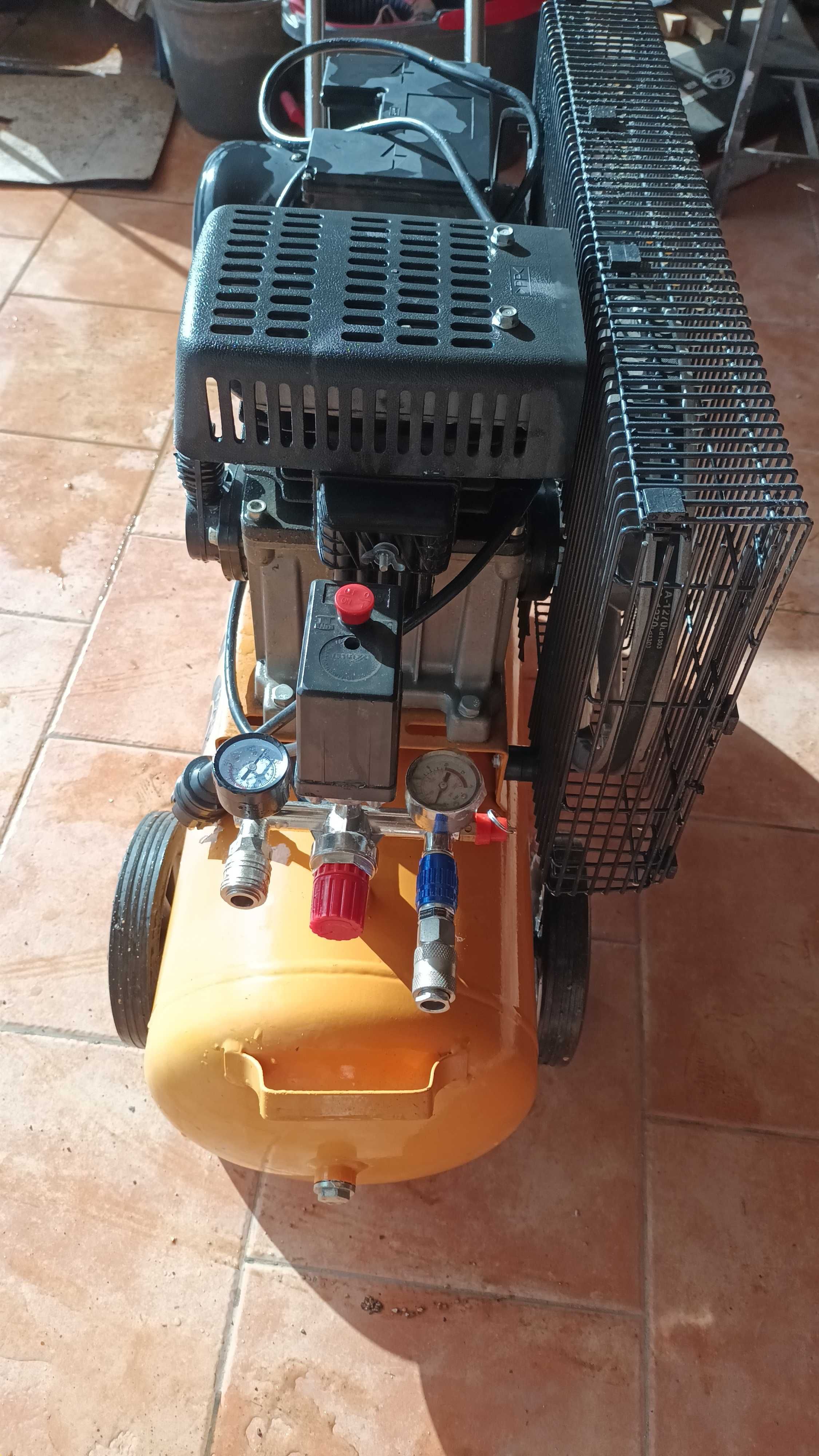 Compressor de 50 litros com correia, 2,5 Hp e 10 Bares