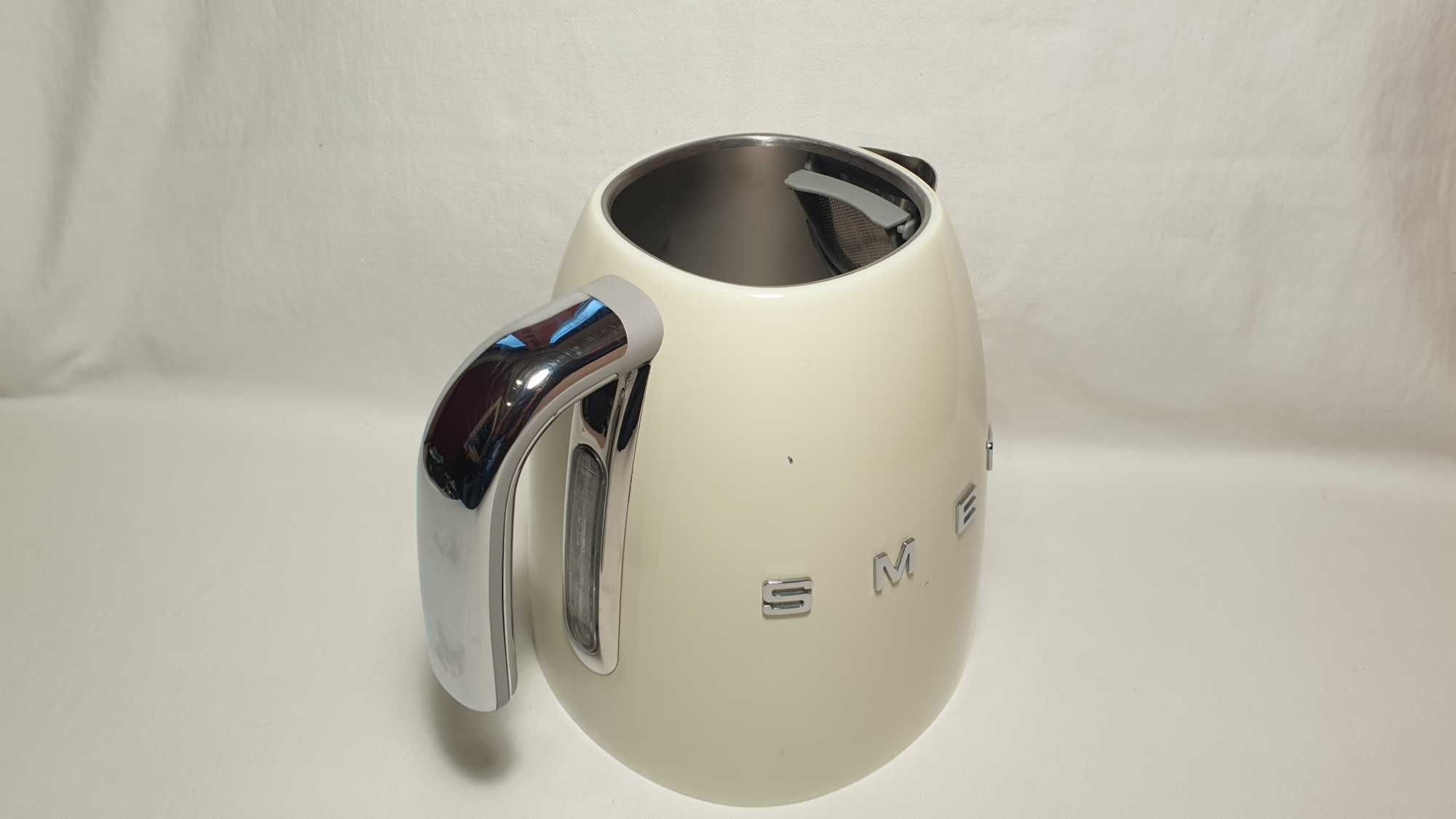 Czajnik elektryczny Smeg KLF04CREU 2400 W Biały Połysk.