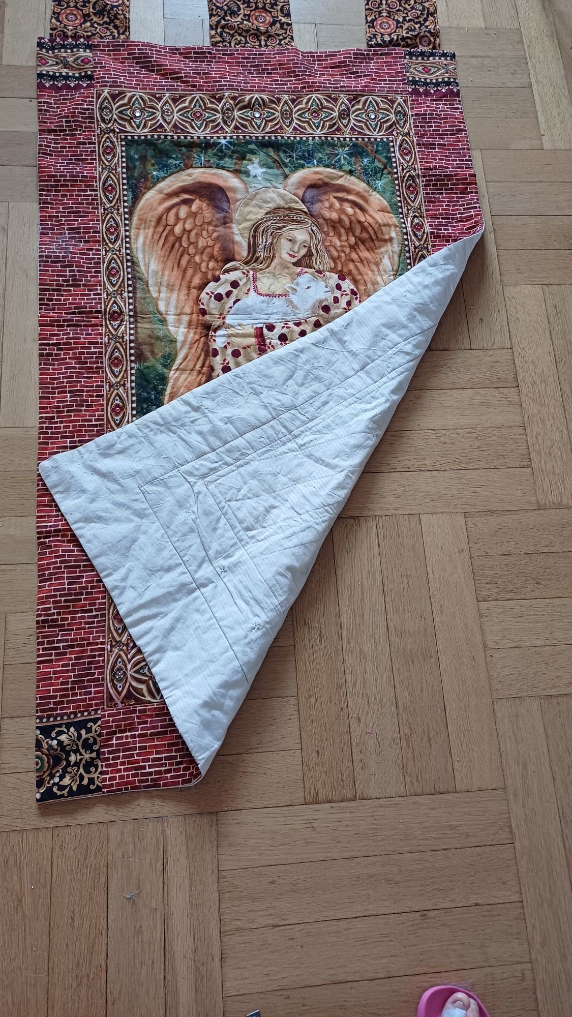 Makatka Anioł  może  służyć jako zasłonka..