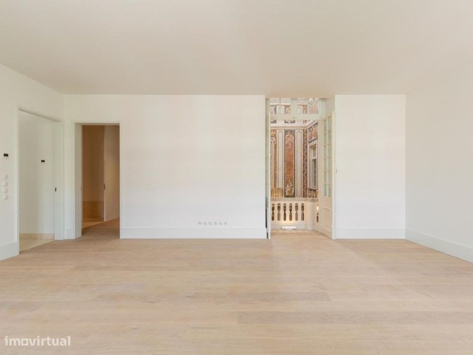 Apartamento T2 Duplex para arrendamento no Palácio Silva Amado, no ...