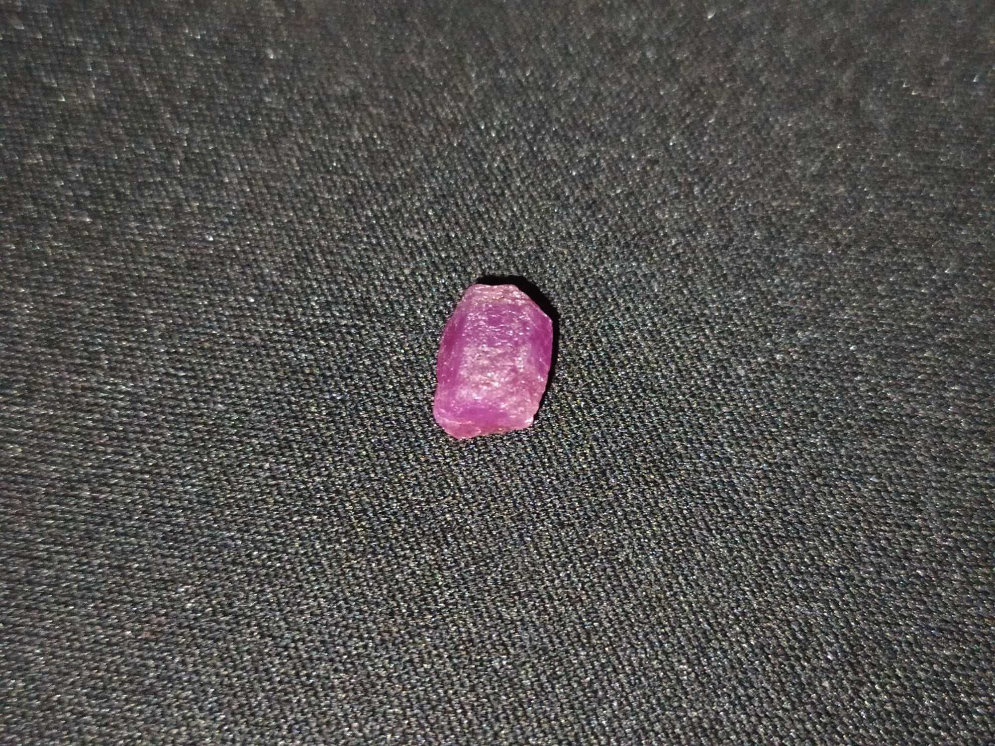 Rubin naturalny kryształ 4,25 ct