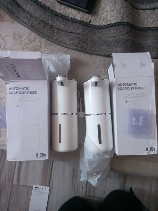 Диспенсер сенсорний для мила.