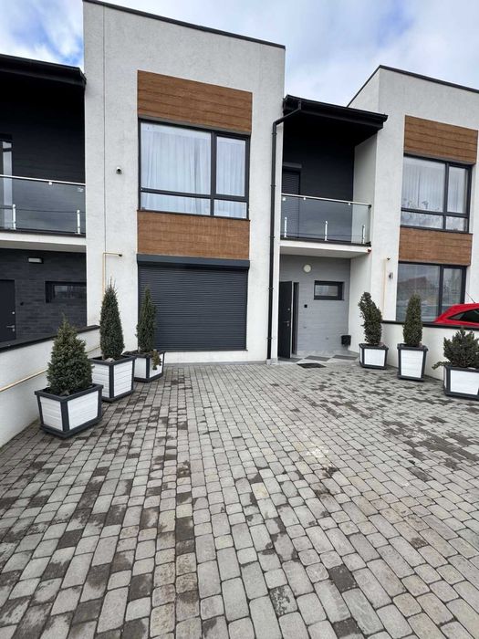 ПРОДАЖ котеджу в передмісті Львова с.Зубра