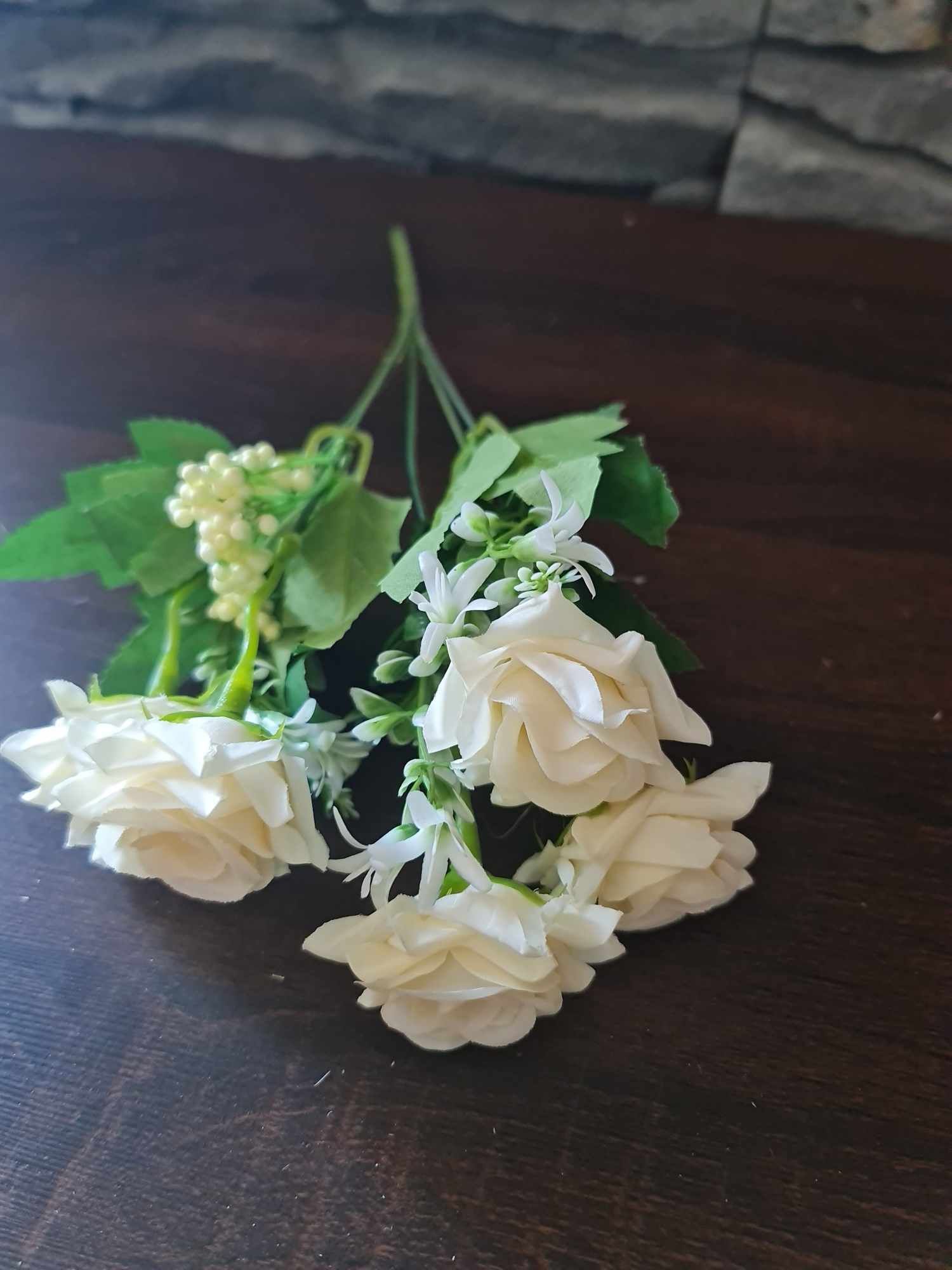 Bukiet sztucznych kwiatów białe 33cm