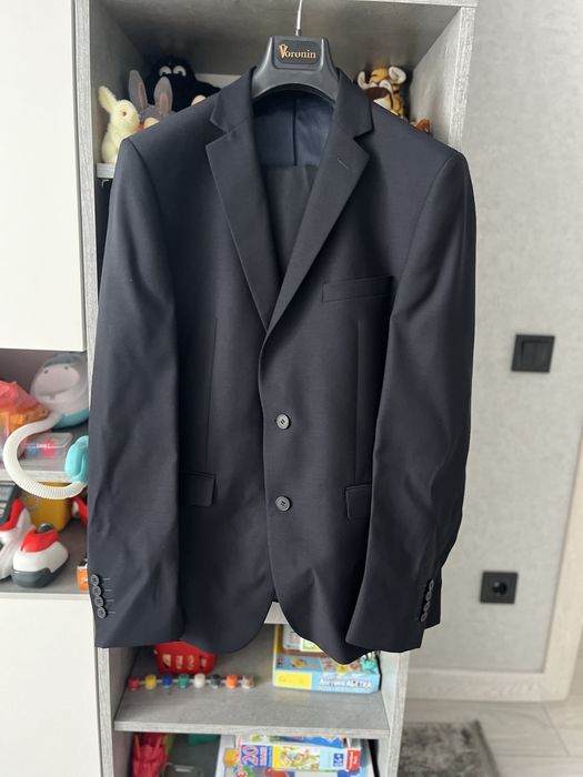 Чоловічий костюм від бренду voronin