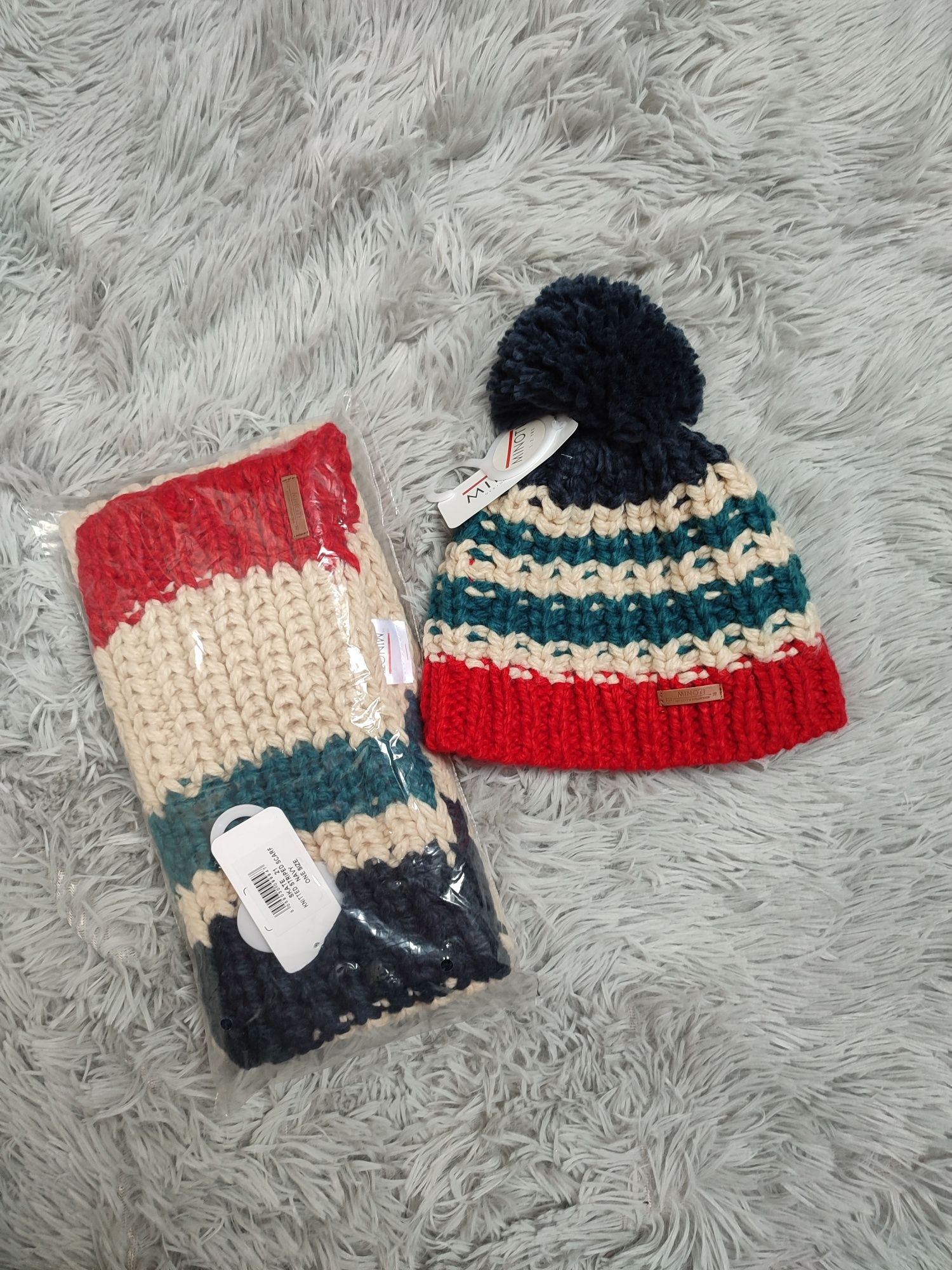 Komplet dziecięcy zimowa czapka i szalik Minoti