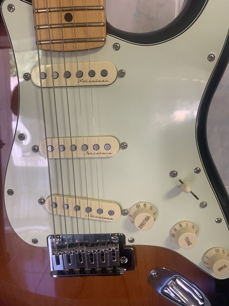 Fender stratocaster plus