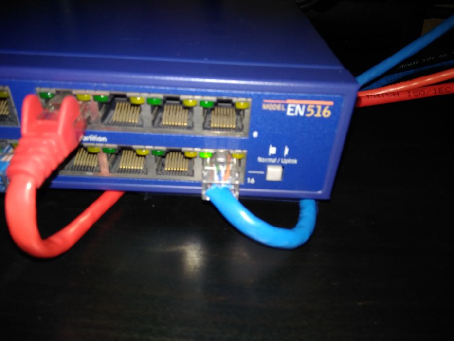 NetGear HUB EN516