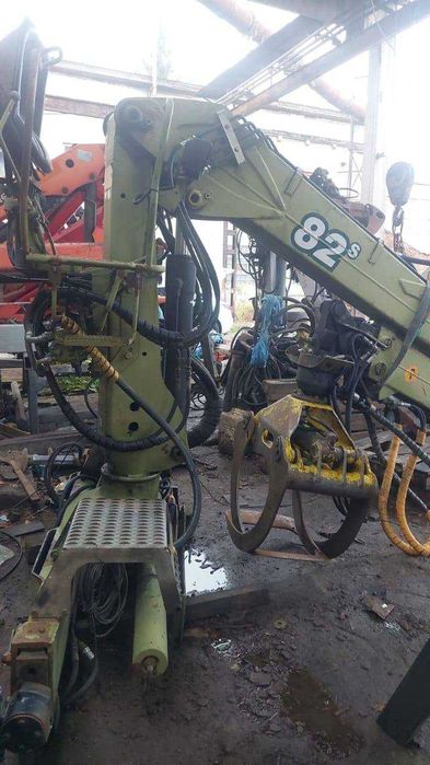 Кран маніпулятор лісовий LOGLIFT 82s