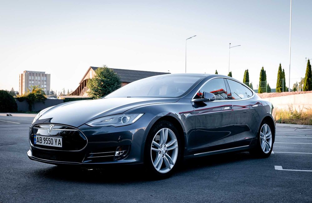 Продам Tesla Model S