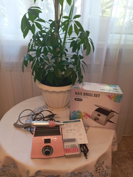 Продам набор для аппаратного маникюра-педикюра