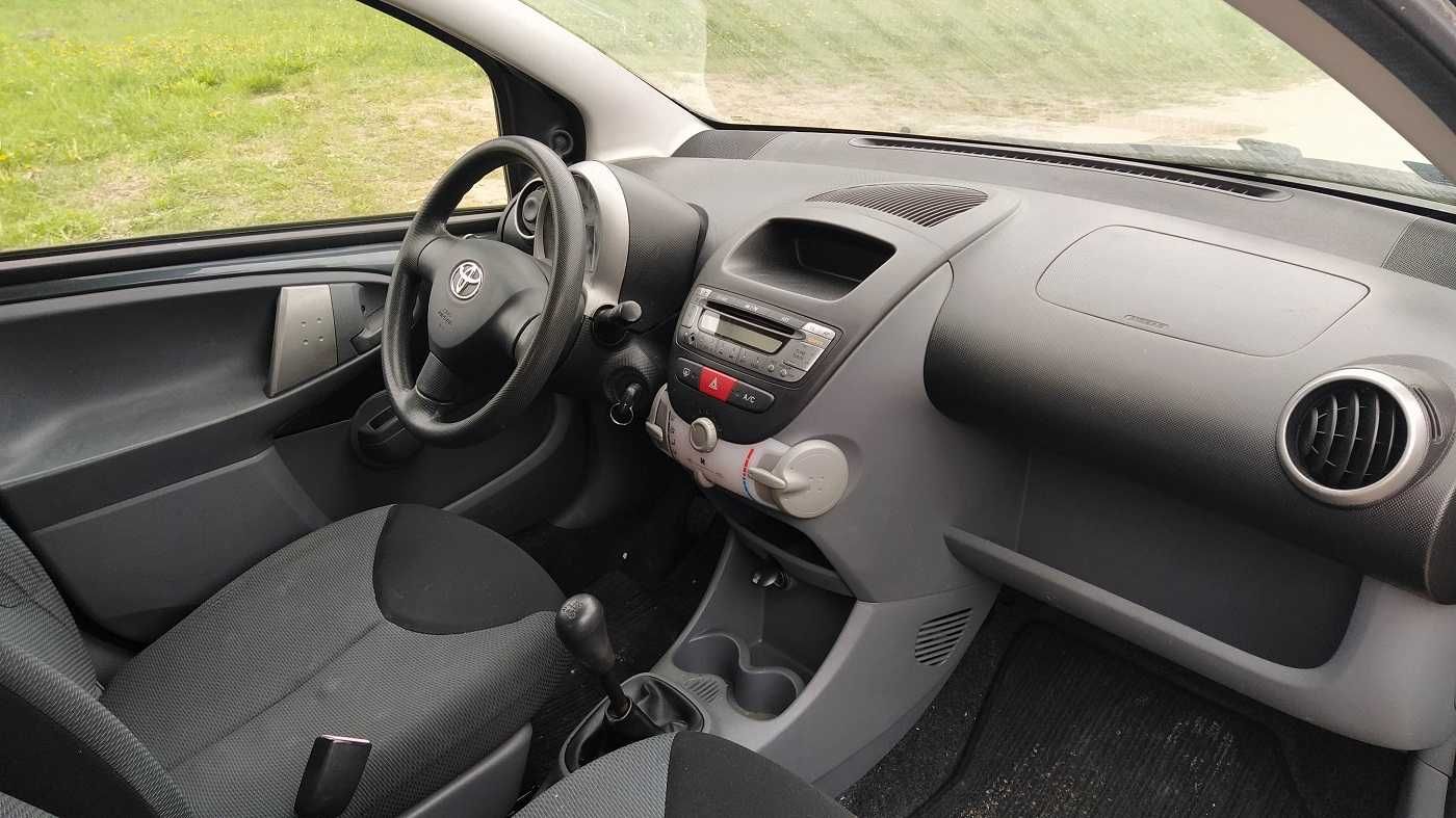 Toyota AYGO 5D Klimatyzacja, bdb stan, uszkodzona karoseria