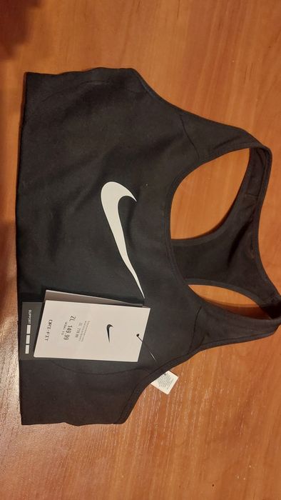 Top sportowy nike czarny nowy z metka