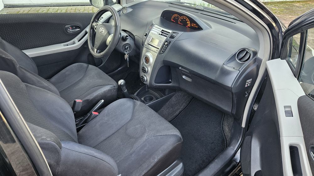 Mały wariat TOYOTA YARIS TS SPORT 1,8 133KM klimatron Alu17 OKAZJA