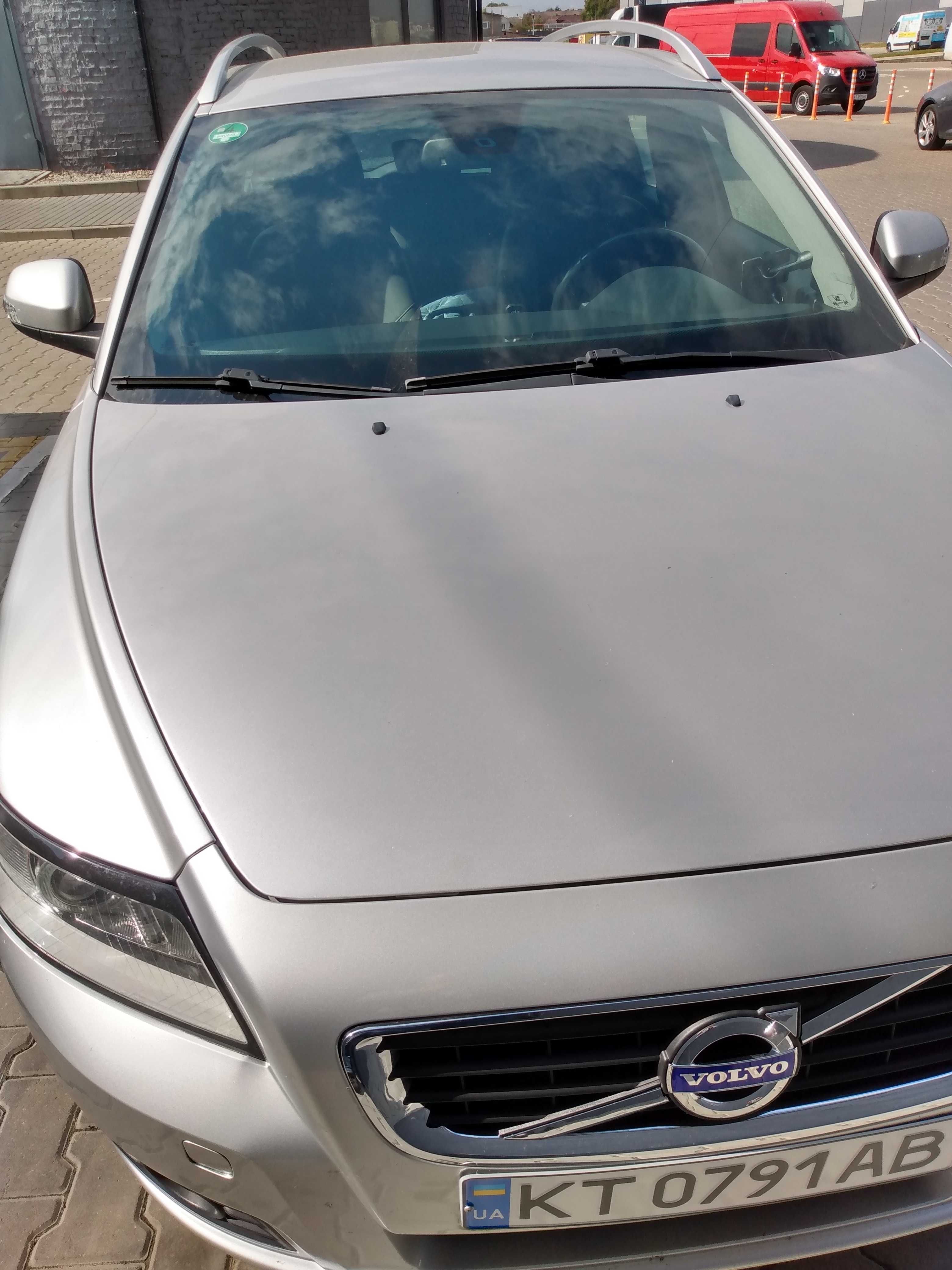 ТЕРМІНОВО Продам, VOLVO V-50 2012 р. 1,6 ДІЗЕЛЬ ,сервісна книга