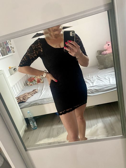 Piękna czarna klasyczna koronkowa sukienka ASOS rozmiar S