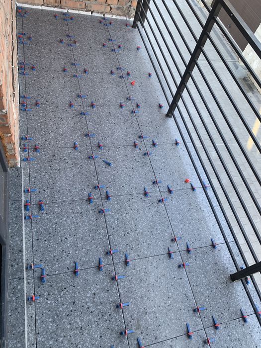 Плиточник, Професійне укладання плитки