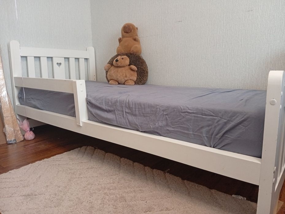Ліжко дитяче біле + матрац.