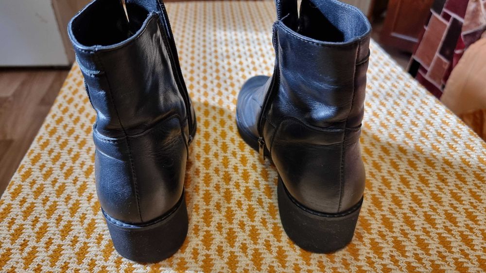 Жіночі осінні полусапожки з натуральної шкіри