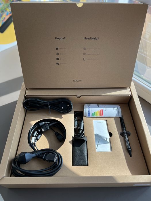 Монітор-планшет Wacom Cintiq 16 FHD